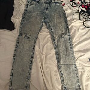 Distressed Gray Women's Jeans